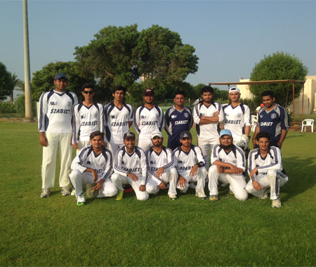Team Photo before Finals of Manipal Cricket Tournament (Nov, 24, 2016)